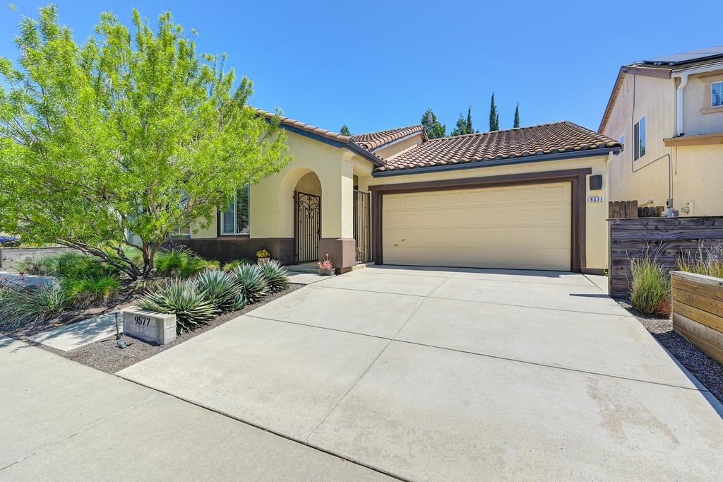 Detail Gallery Image 1 of 57 For 9577 Arcada Ct, Elk Grove,  CA 95624 - 3 Beds | 2 Baths