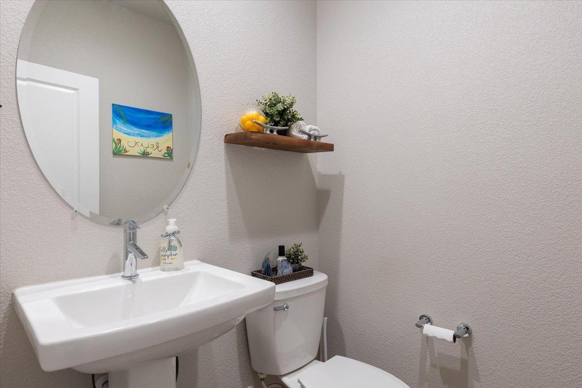 Detail Gallery Image 28 of 70 For 18466 Lewiston Dr, Lathrop,  CA 95330 - 5 Beds | 3/1 Baths