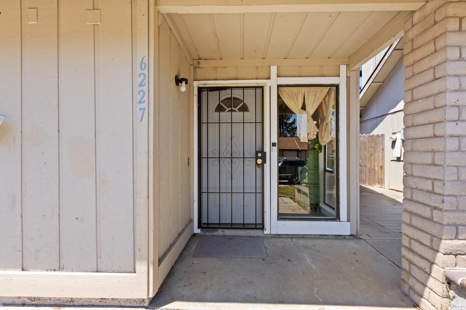 Detail Gallery Image 6 of 24 For 6227 Center Mall Way, Sacramento,  CA 95823 - 2 Beds | 1 Baths
