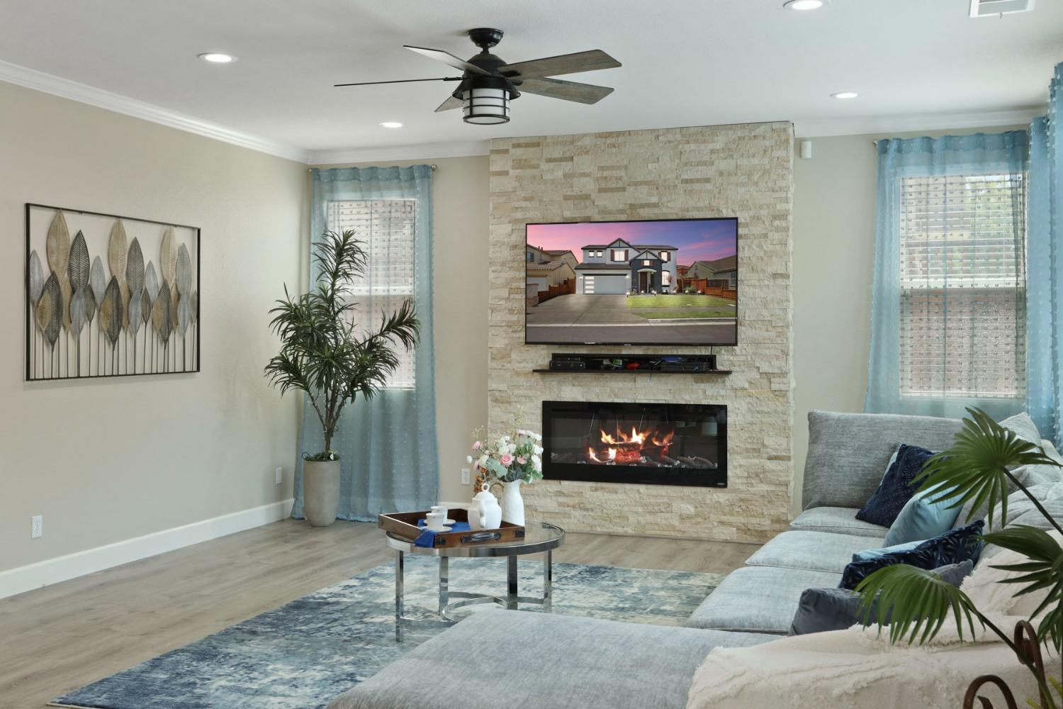 Detail Gallery Image 32 of 77 For 16907 E Cobble Creek Way, Lathrop,  CA 95330 - 4 Beds | 2/1 Baths