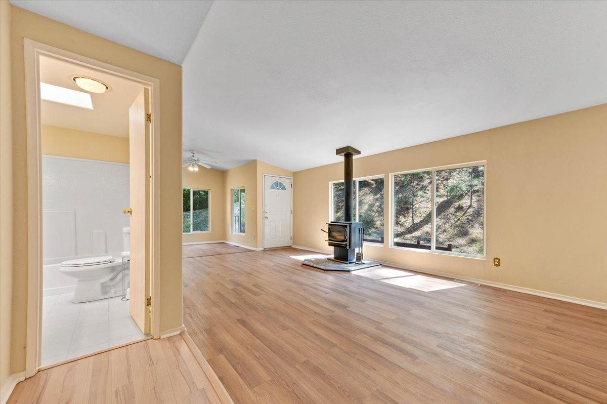 Pekolee Drive, Grass Valley, California image 13