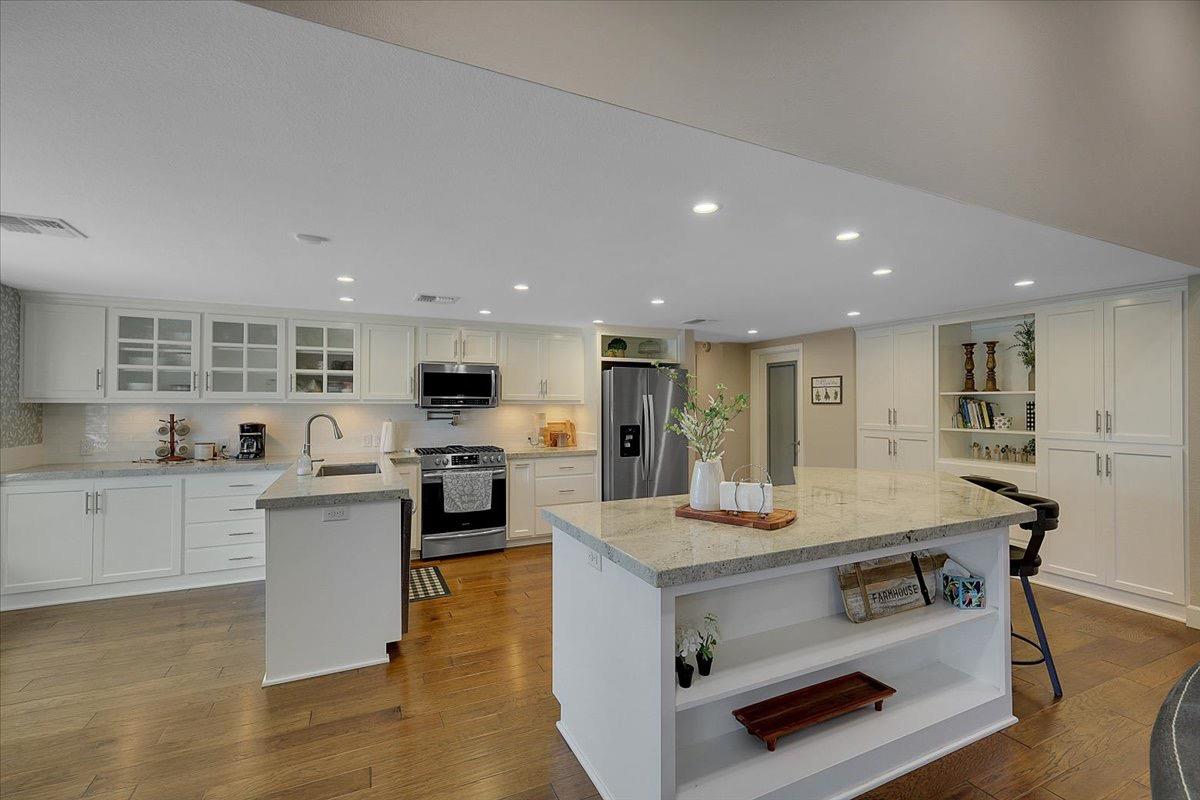 Detail Gallery Image 12 of 70 For 734 Mariner Loop, Yuba City,  CA 95991 - 4 Beds | 3 Baths