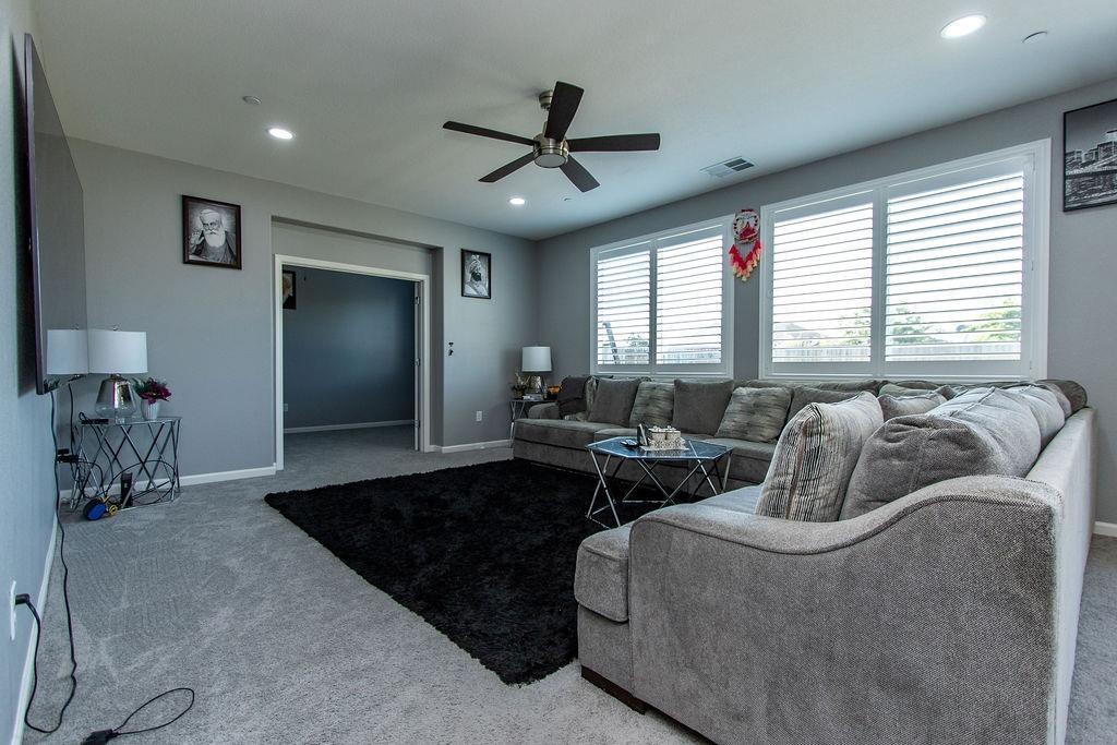 Grapevine Drive, Livingston, California image 9
