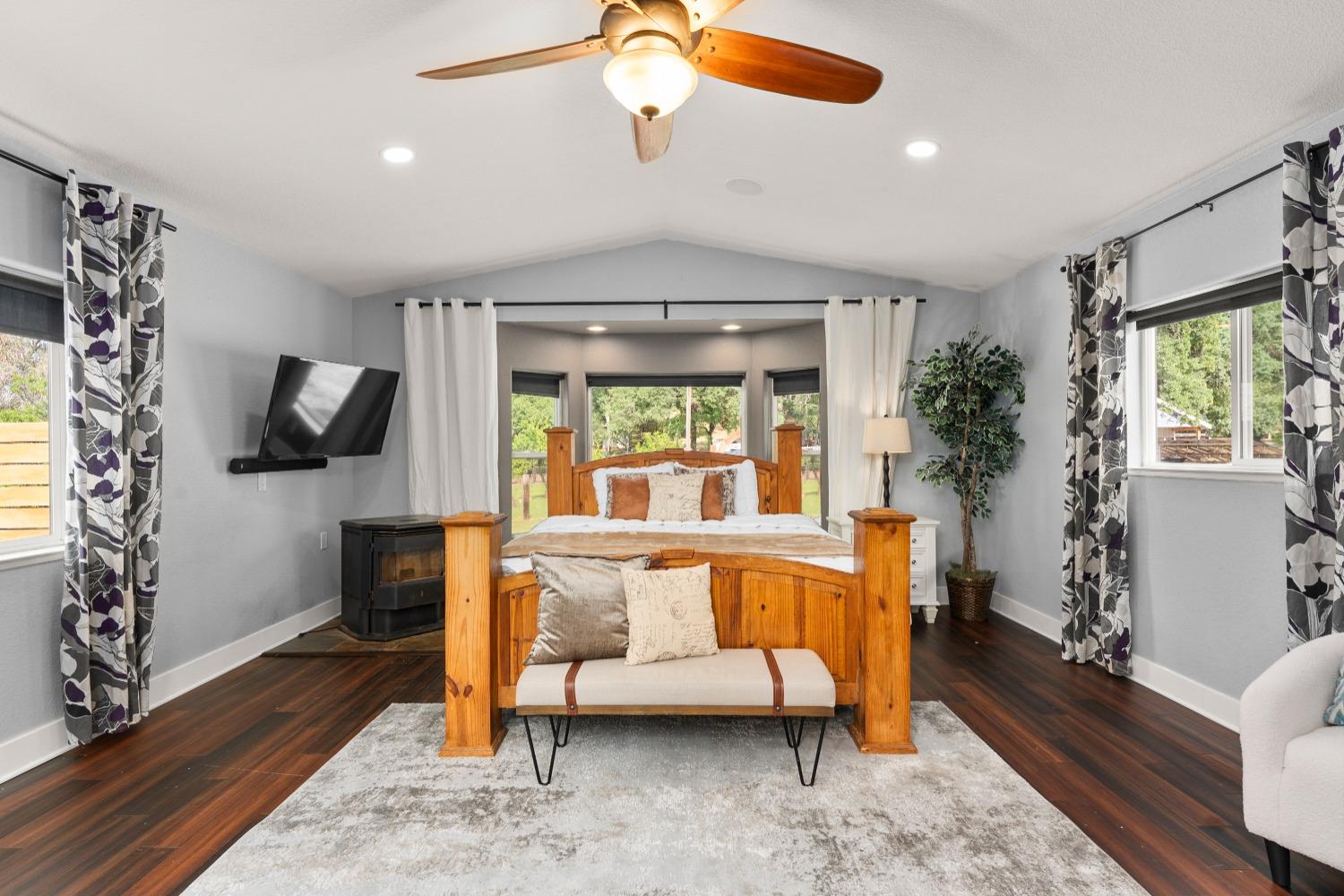 Detail Gallery Image 15 of 99 For 2710 Boulder Ln, Placerville,  CA 95667 - 4 Beds | 3 Baths