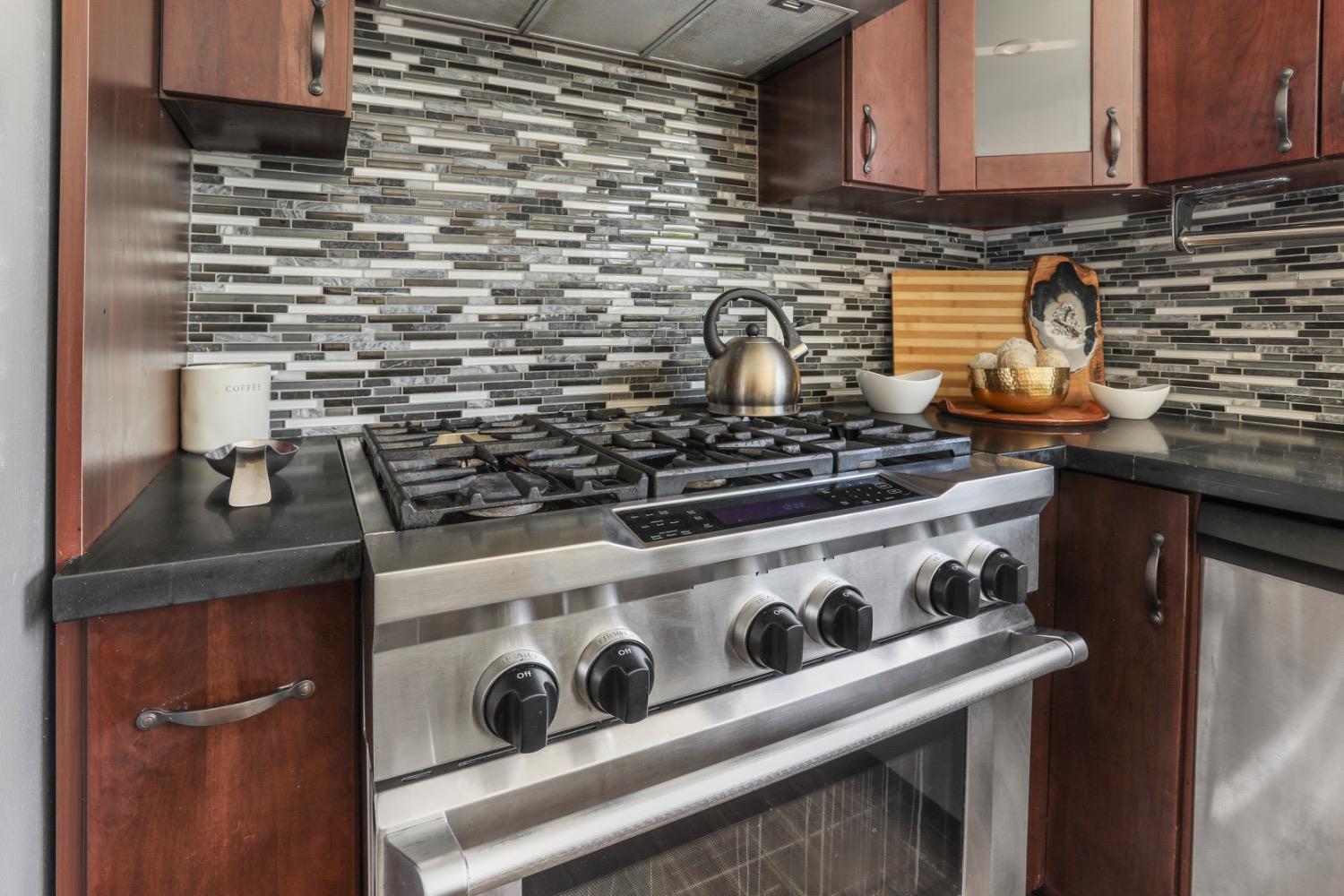 Detail Gallery Image 15 of 33 For 4632 Griffith Ave, Fremont,  CA 94538 - 4 Beds | 2 Baths