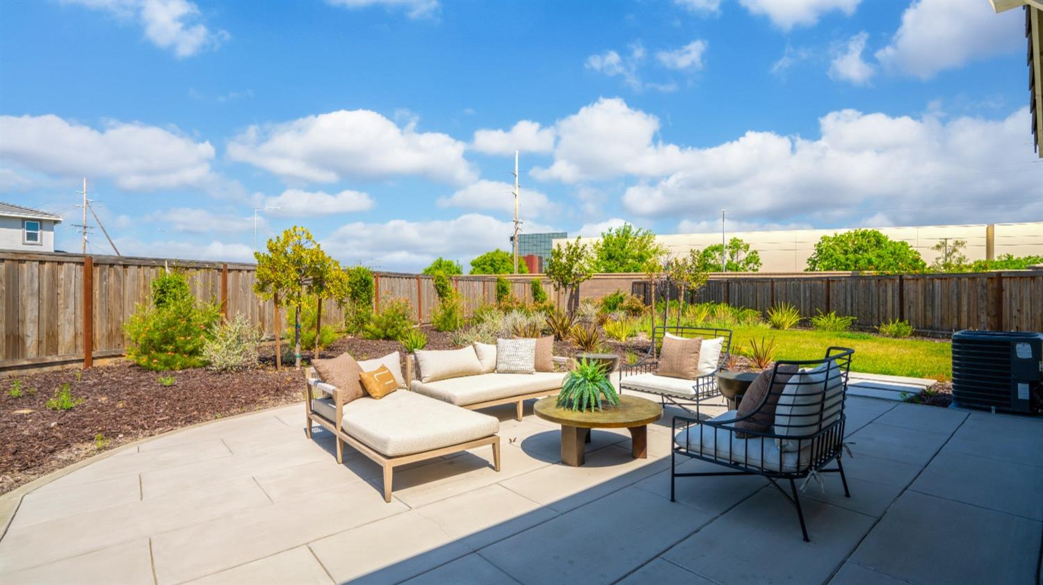 Detail Gallery Image 31 of 36 For 1079 Fiano Pl, Manteca,  CA 95337 - 4 Beds | 3 Baths