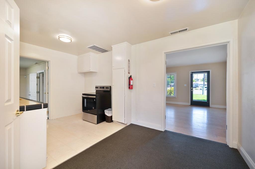 El Camino Avenue, Sacramento, California image 12