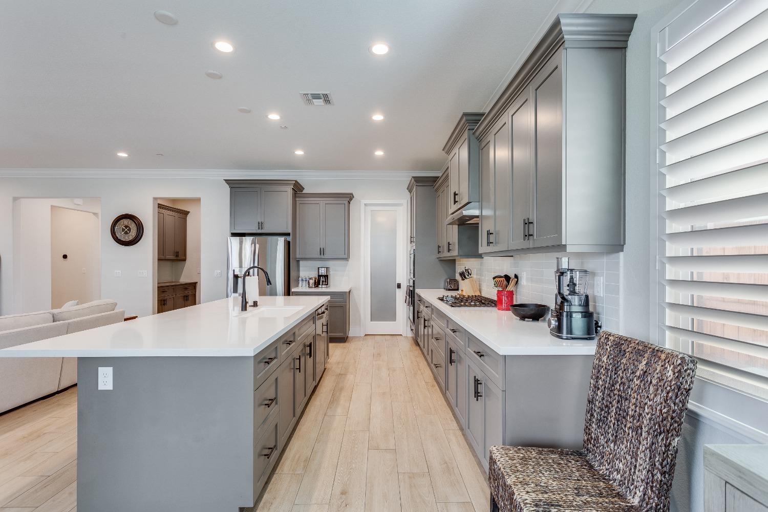 Detail Gallery Image 14 of 25 For 1501 Empire Dr, Lodi,  CA 95242 - 4 Beds | 2 Baths