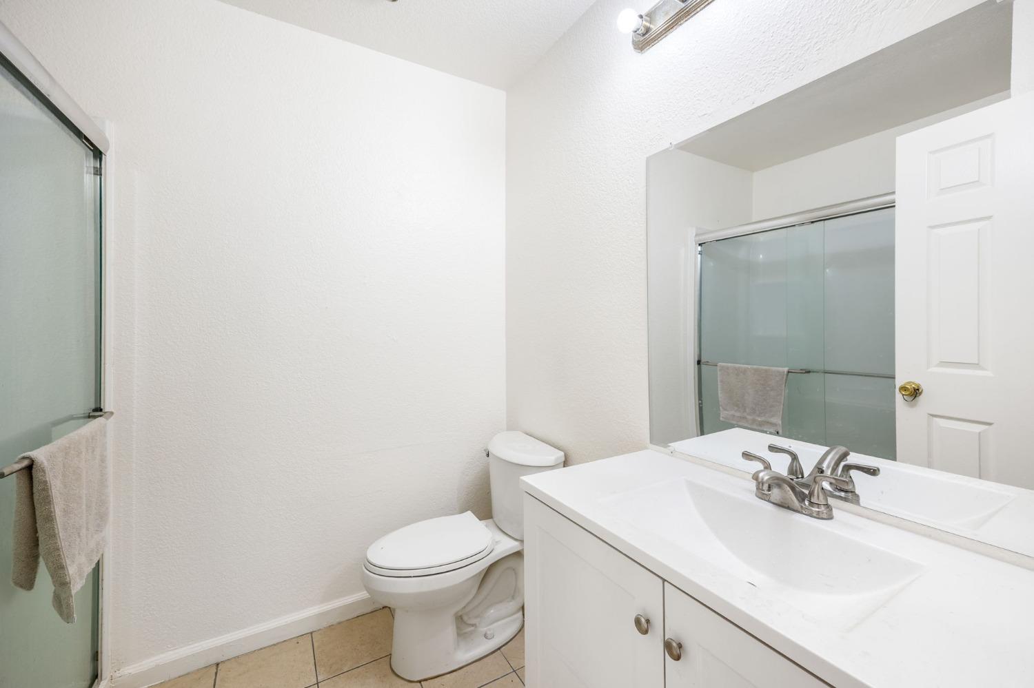 Clover Manor Way, Sacramento, California image 12