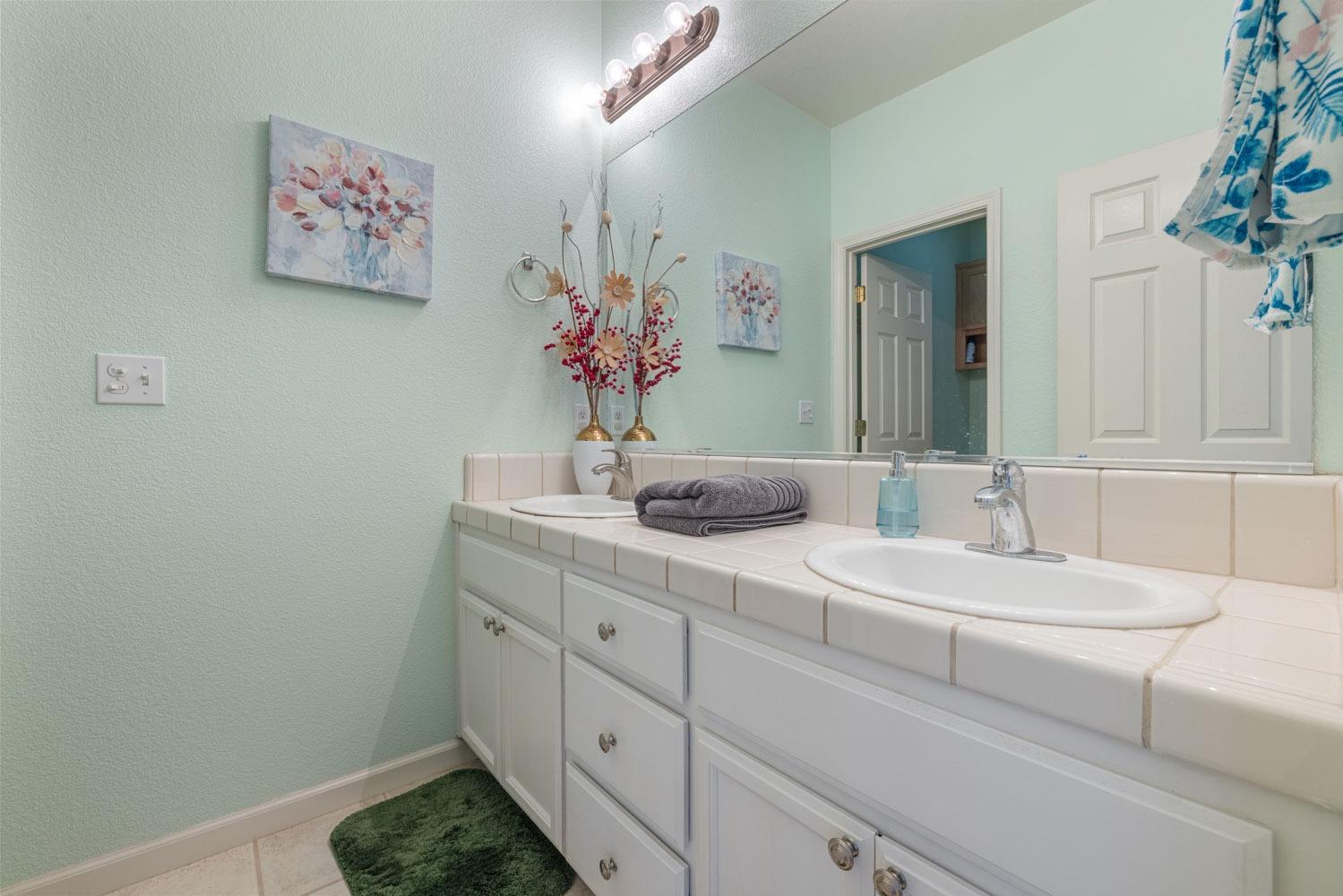 Alton Court, Riverbank, California image 49