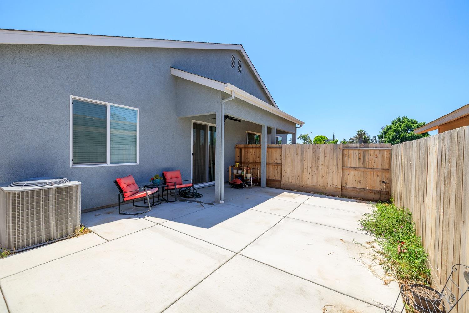 Chavez Court, Riverbank, California image 27