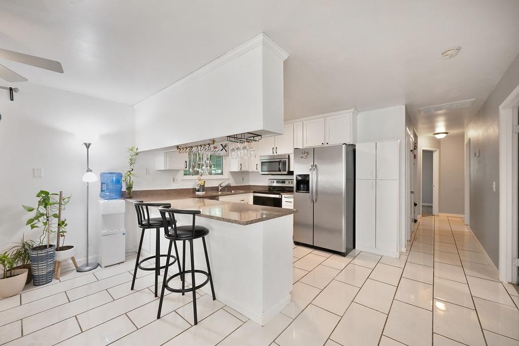 Detail Gallery Image 10 of 33 For 7735 Antelope Rd, Citrus Heights,  CA 95610 - 4 Beds | 2 Baths