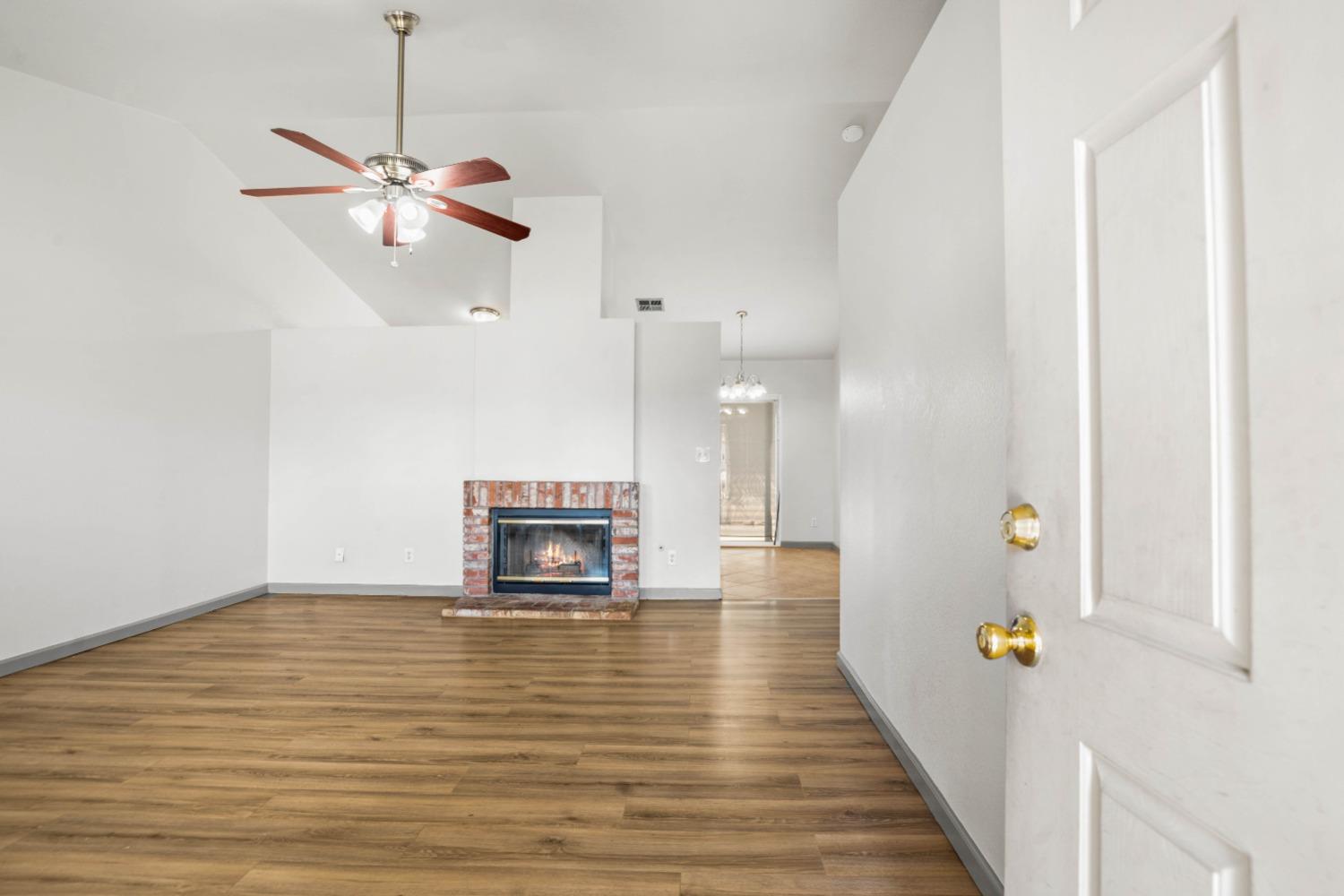 Detail Gallery Image 3 of 14 For 5313 Corvo Way, Salida,  CA 95368 - 3 Beds | 2 Baths