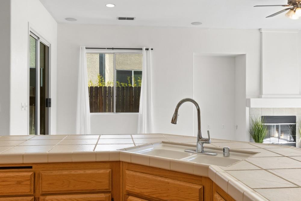 Detail Gallery Image 13 of 78 For 129 Opus Cir, Sacramento,  CA 95834 - 4 Beds | 2/1 Baths