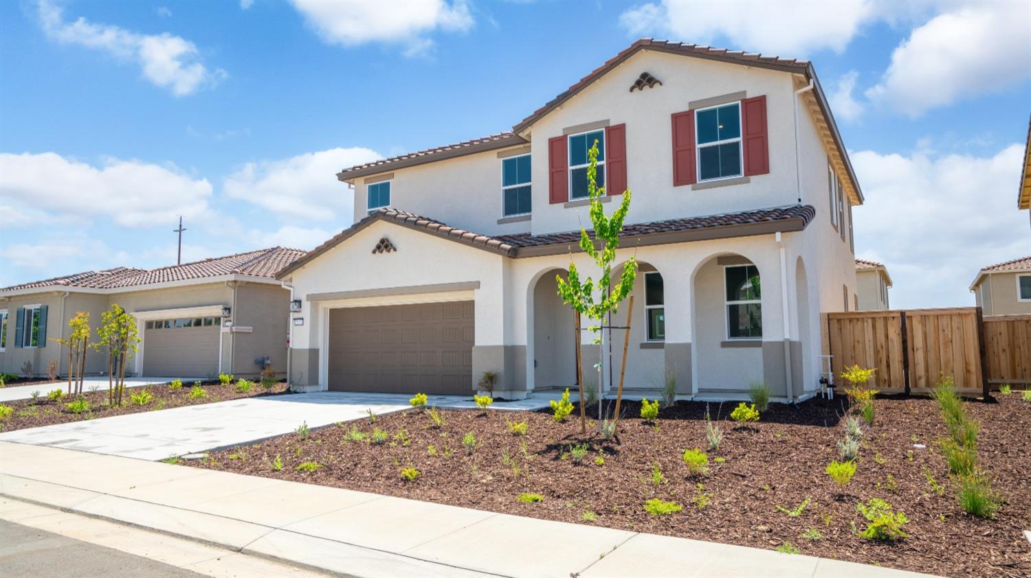 Detail Gallery Image 1 of 41 For 2122 Geneva Way, Manteca,  CA 95337 - 4 Beds | 3 Baths