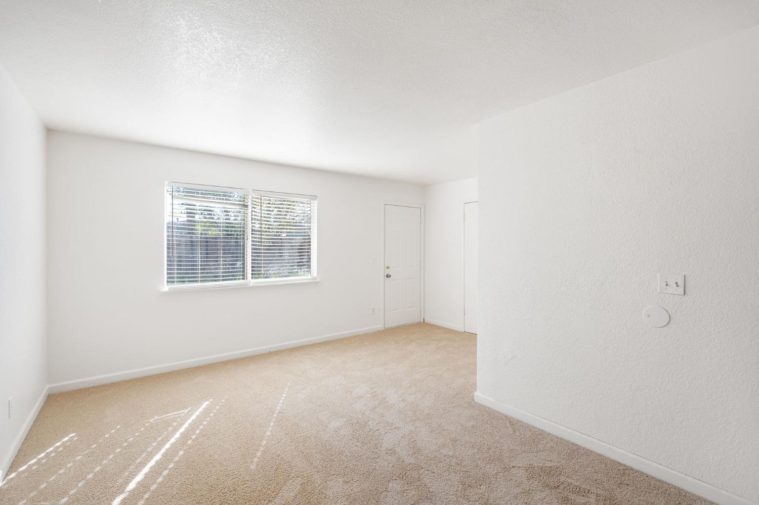 Clover Manor Way, Sacramento, California image 15