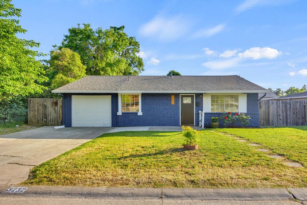 Mayfair Drive, Sacramento, California image 1