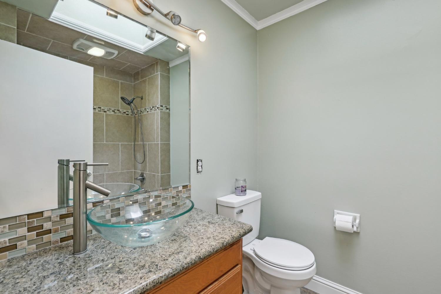 Sutter Avenue, Carmichael, California image 13