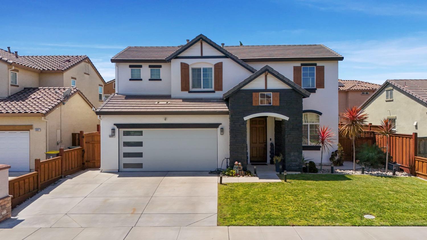 Detail Gallery Image 1 of 77 For 16907 E Cobble Creek Way, Lathrop,  CA 95330 - 4 Beds | 2/1 Baths
