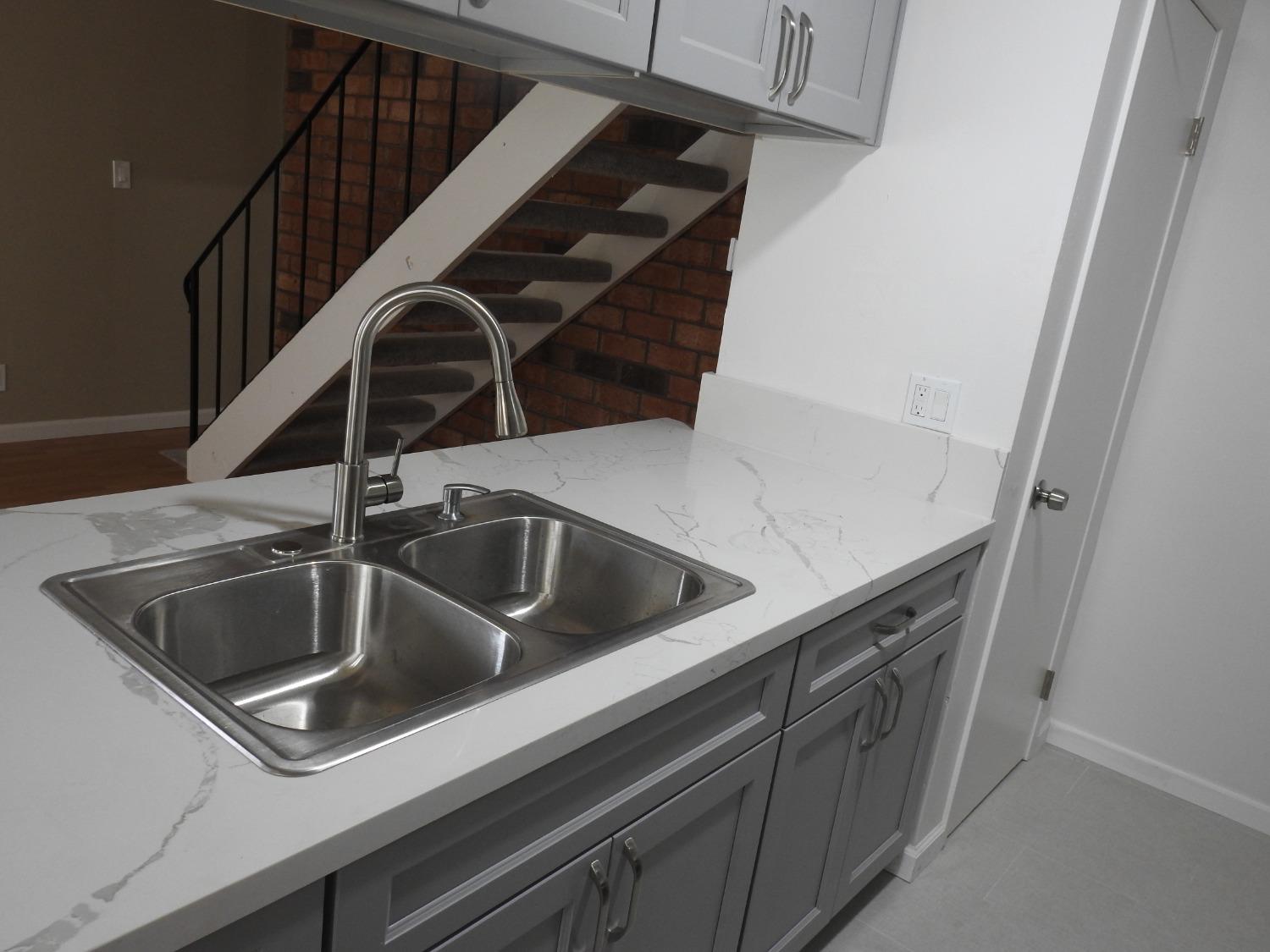 Detail Gallery Image 3 of 17 For 1236 Occidental #3,  Stockton,  CA 95203 - 2 Beds | 1 Baths