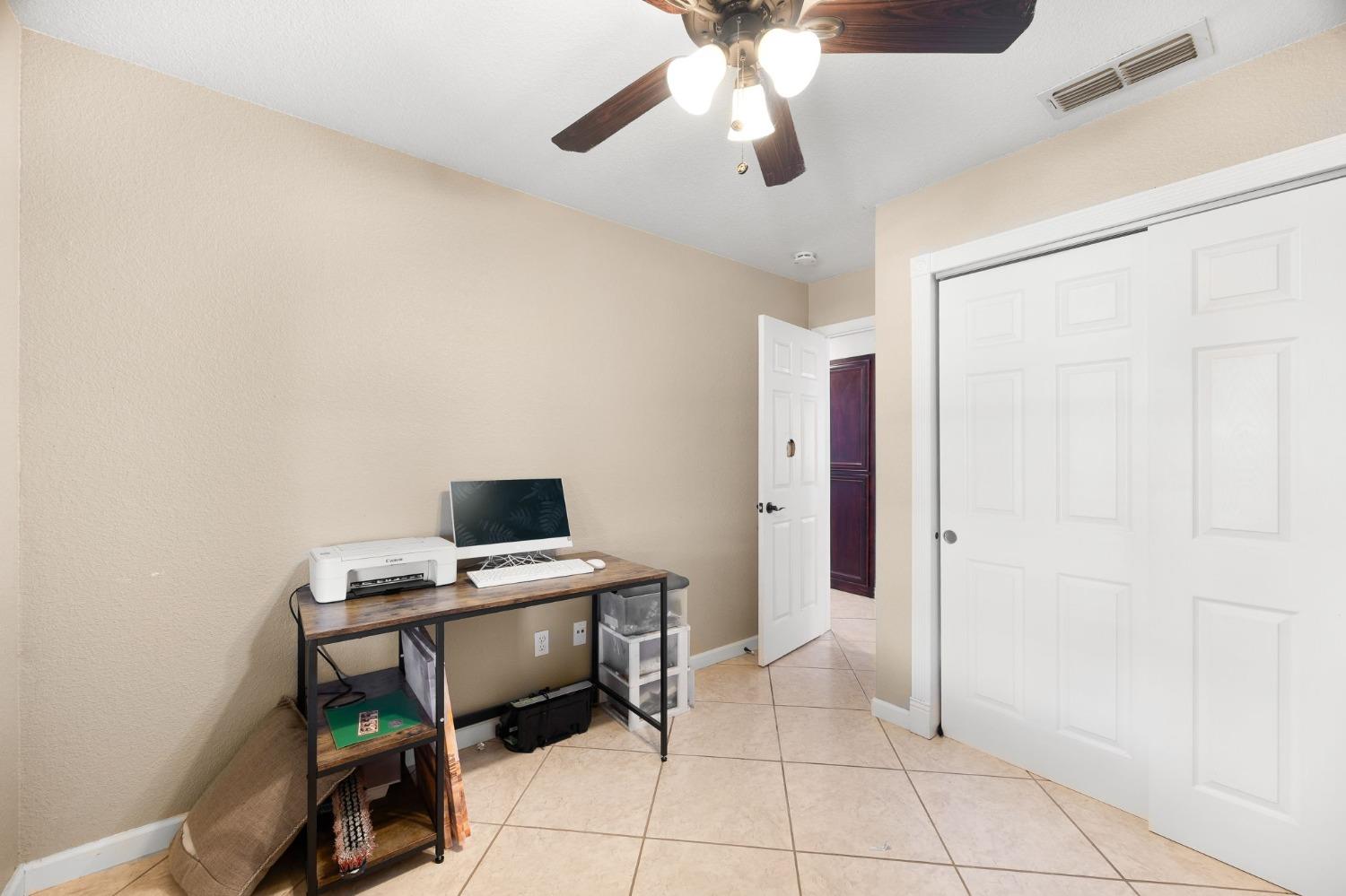 Detail Gallery Image 17 of 36 For 866 Golden Heights Dr, Galt,  CA 95632 - 4 Beds | 2 Baths
