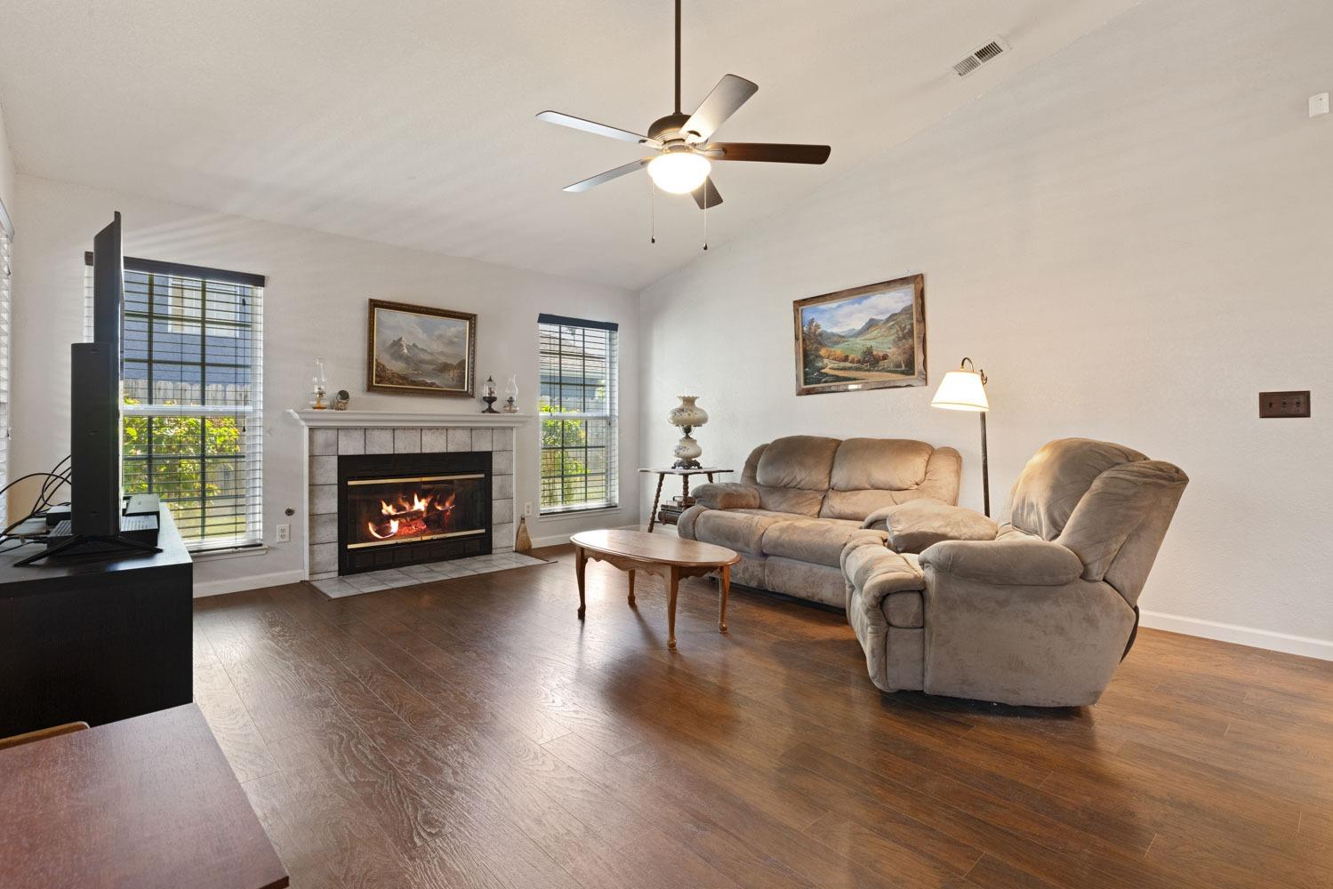 Detail Gallery Image 13 of 33 For 2088 Shadow Park Dr, Turlock,  CA 95380 - 3 Beds | 2 Baths