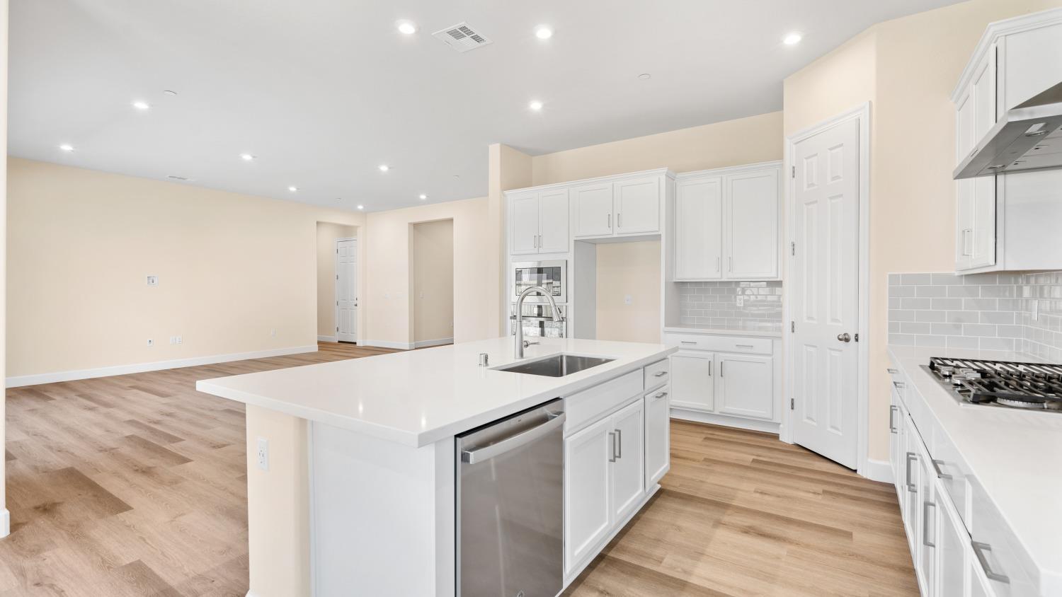 Detail Gallery Image 22 of 37 For 2153 Geneva Way, Manteca,  CA 95337 - 4 Beds | 2/1 Baths
