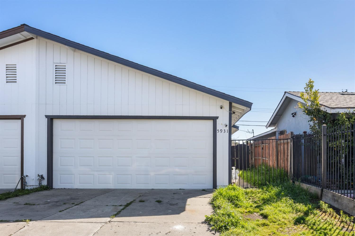 Clover Manor Way, Sacramento, California image 2