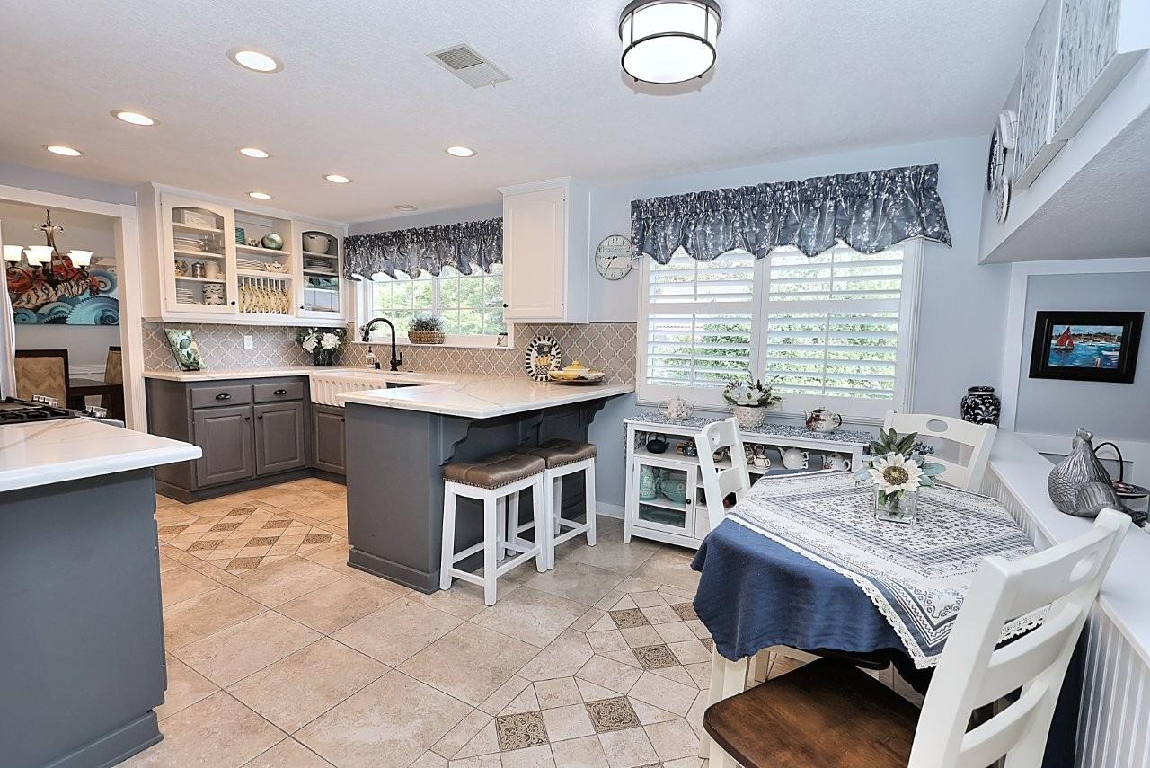Detail Gallery Image 9 of 25 For 837 Lewis Ave, Woodland,  CA 95695 - 4 Beds | 2/1 Baths