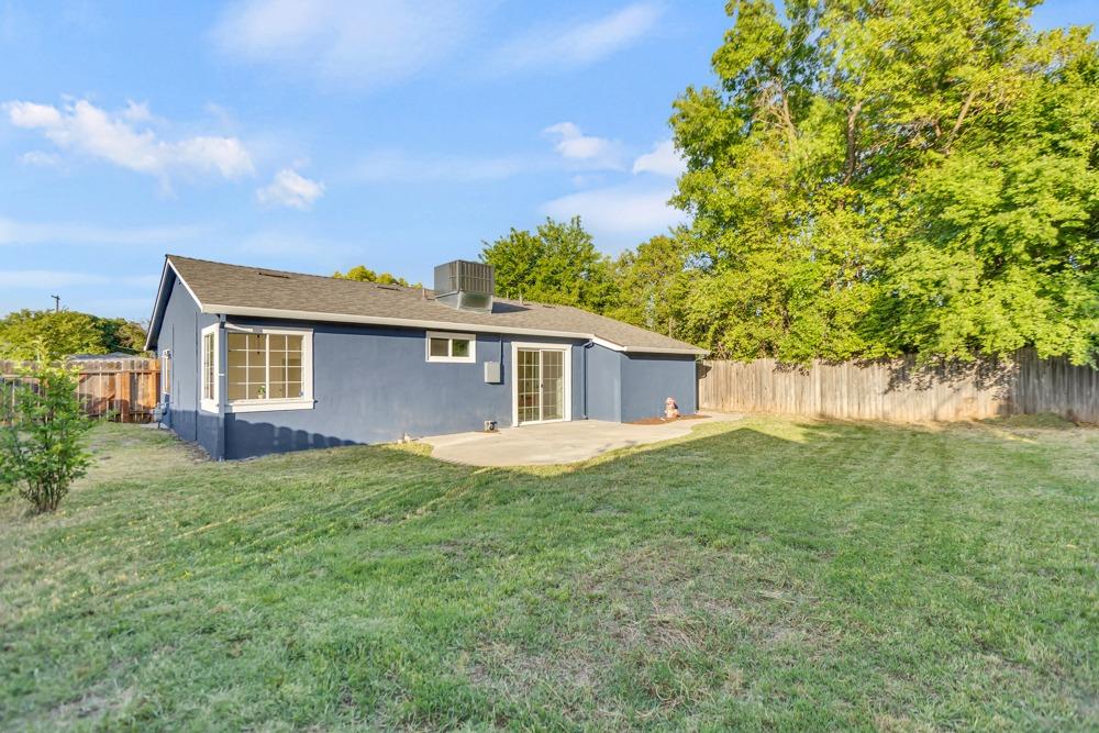 Mayfair Drive, Sacramento, California image 28