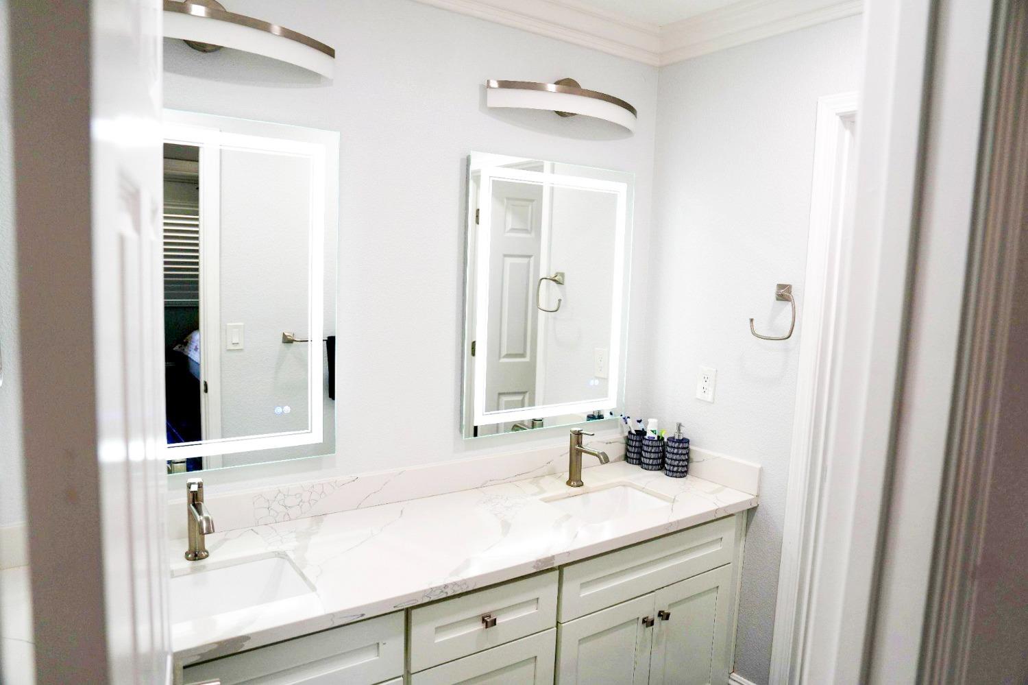 Detail Gallery Image 15 of 71 For 8919 Haflinger Way, Elk Grove,  CA 95757 - 5 Beds | 3 Baths