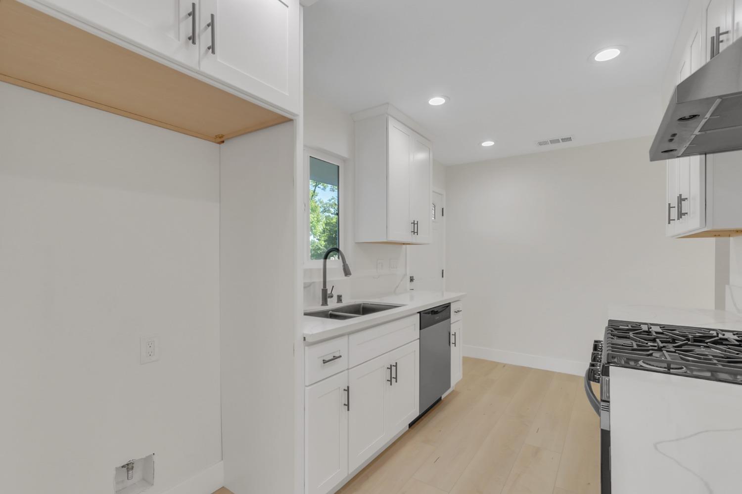 Pin Oak Court, Fair Oaks, California image 19