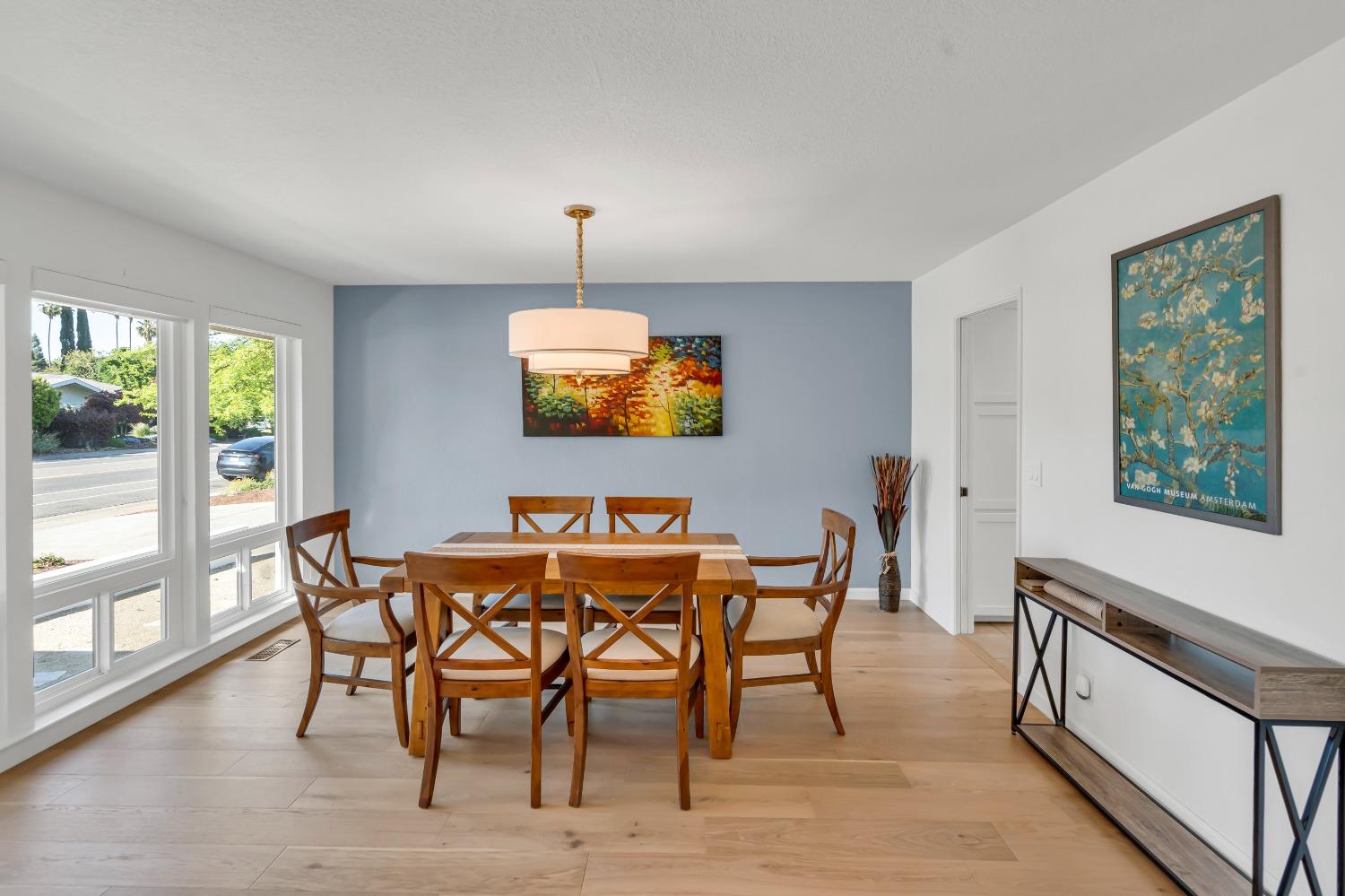 Detail Gallery Image 13 of 64 For 4644 American River Dr, Sacramento,  CA 95864 - 5 Beds | 3 Baths