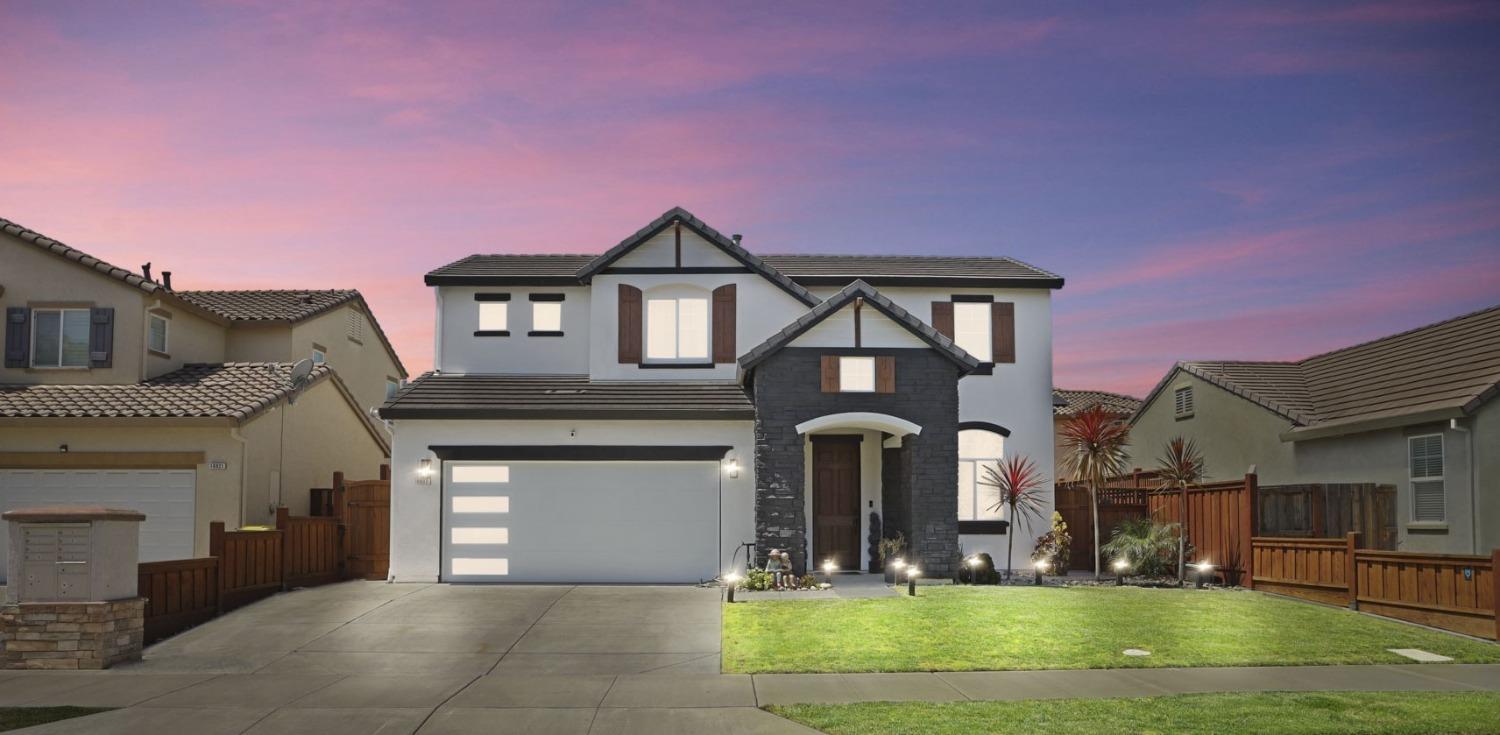 Detail Gallery Image 8 of 77 For 16907 E Cobble Creek Way, Lathrop,  CA 95330 - 4 Beds | 2/1 Baths