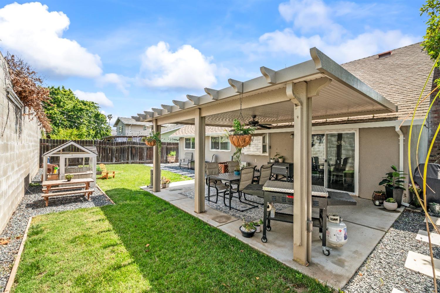 Trujillo Way, Sacramento, California image 30