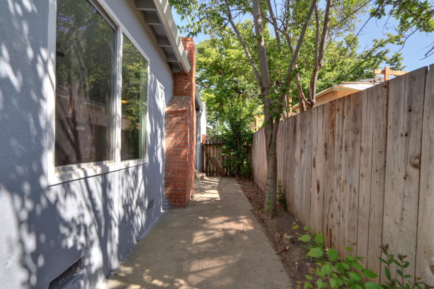 20th Avenue, Sacramento, California image 29