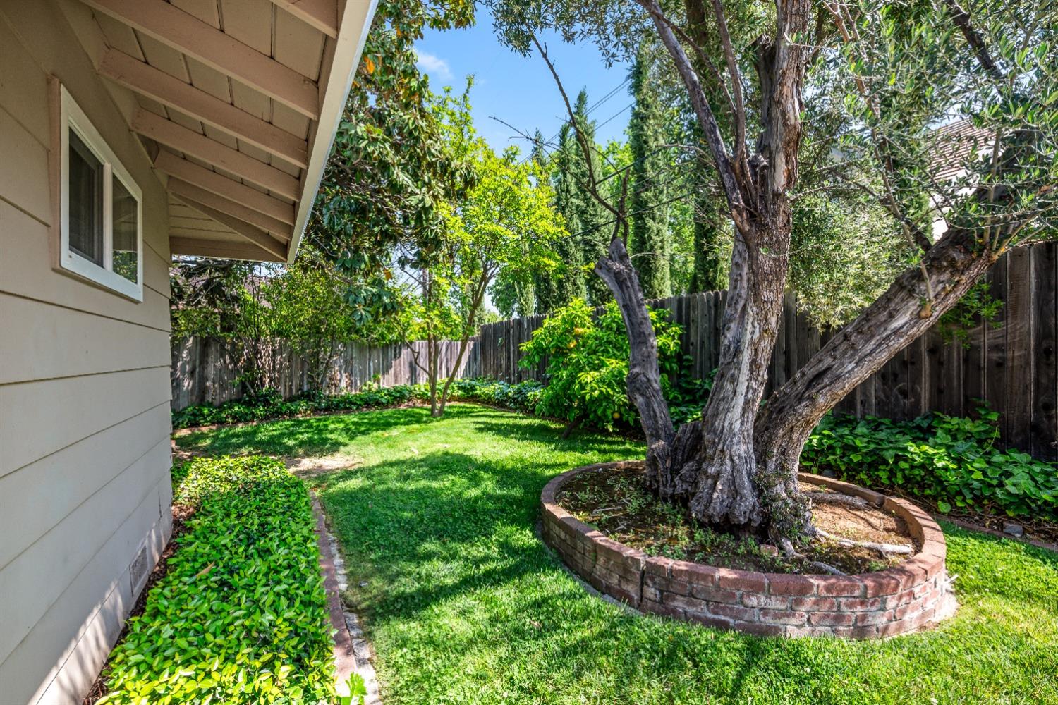 Jerrilyn Court, Carmichael, California image 39