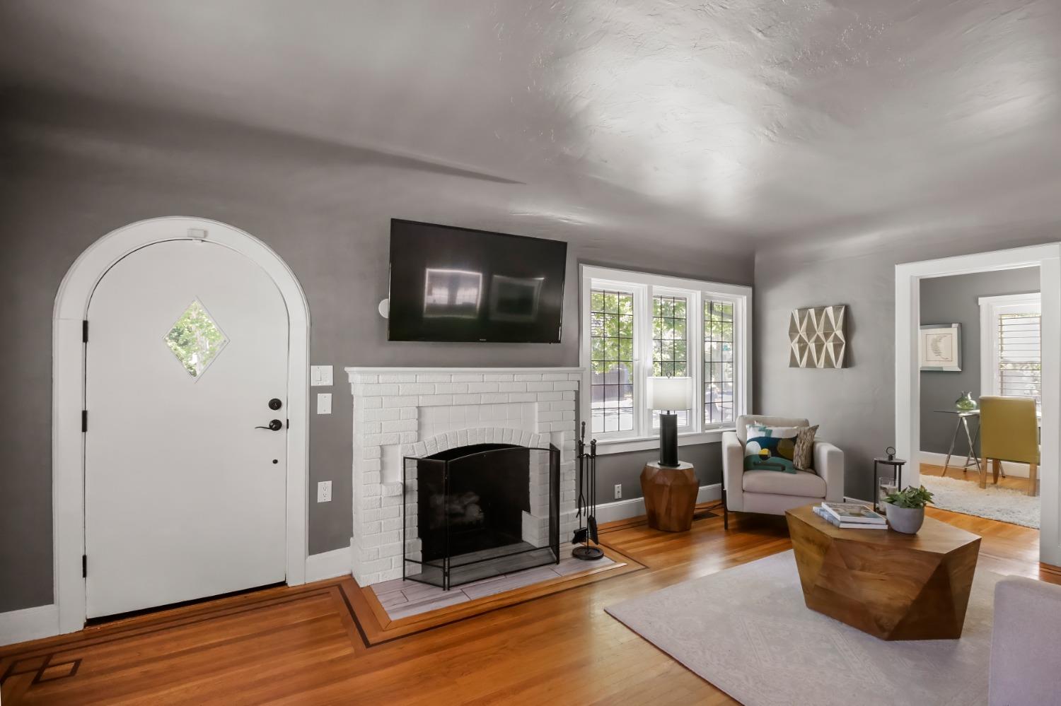 property-img