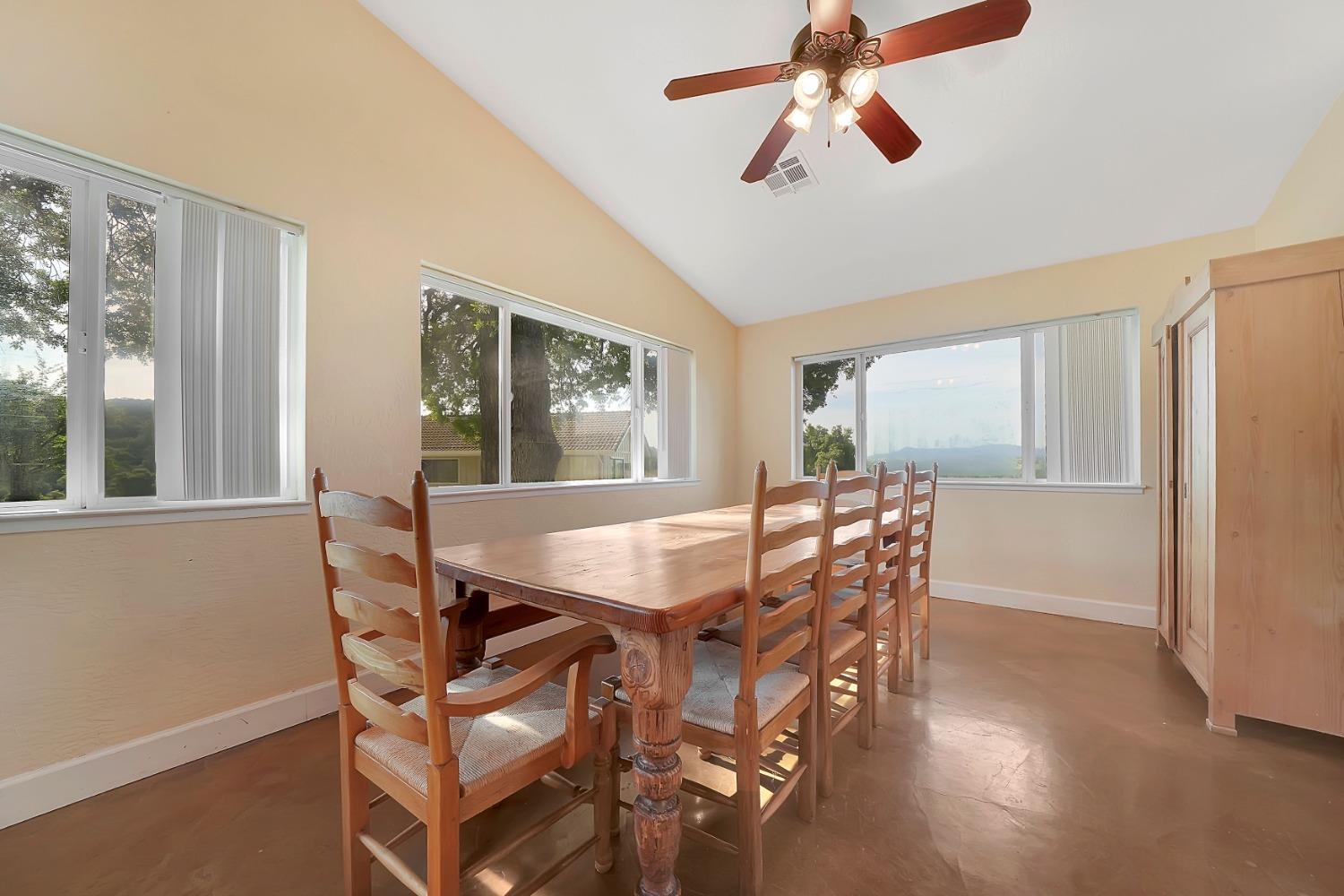 Detail Gallery Image 14 of 88 For 2800 Willow Creek Rd, San Andreas,  CA 95249 - 3 Beds | 2/1 Baths