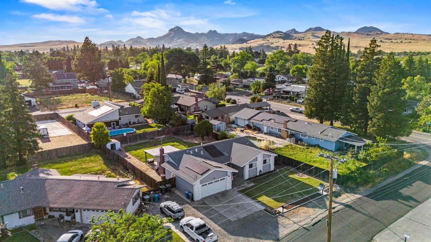 Oak Street, Sutter, California image 43