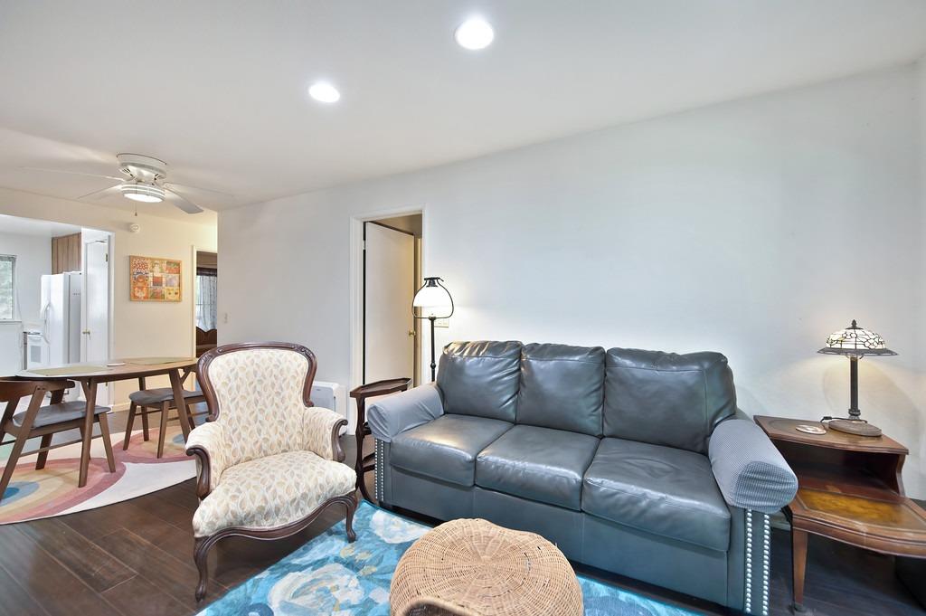 Photo #13: 225054035 Listing: Photo #13