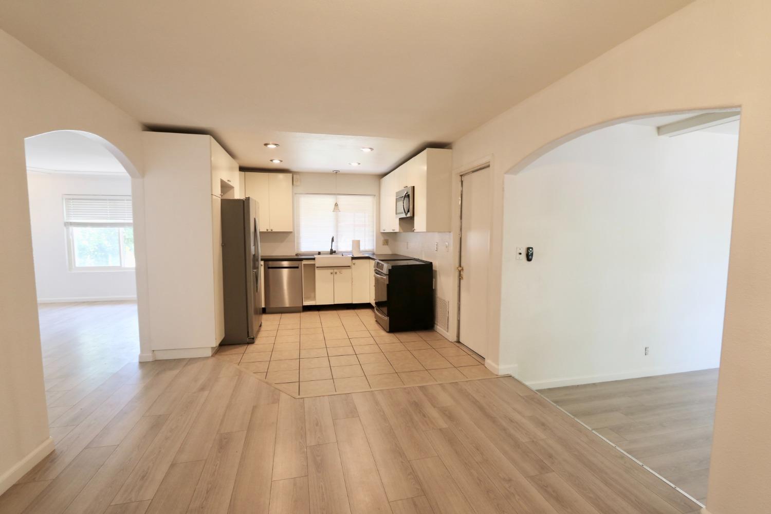 Knightwood, Rancho Cordova, California image 38