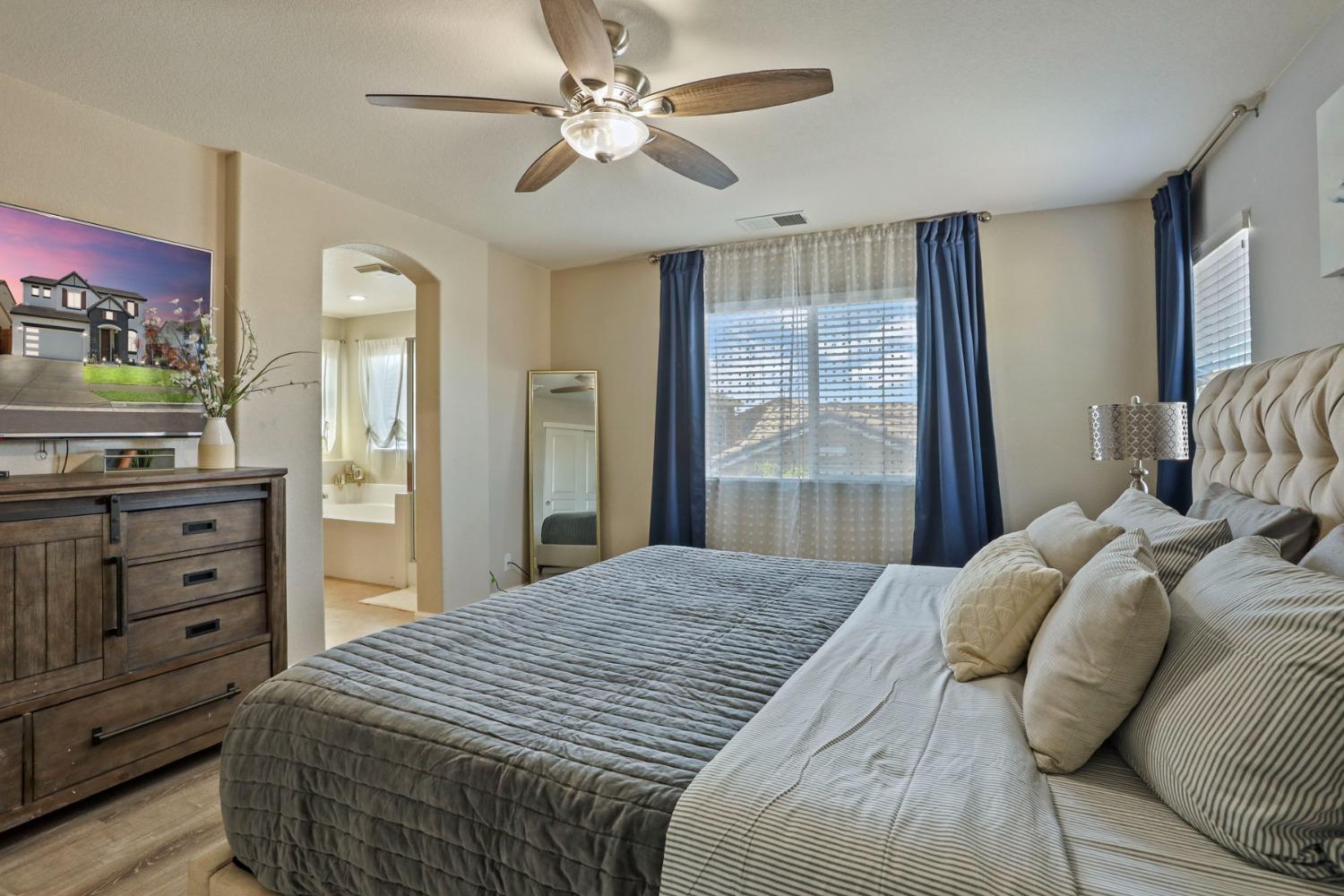 Detail Gallery Image 39 of 77 For 16907 E Cobble Creek Way, Lathrop,  CA 95330 - 4 Beds | 2/1 Baths