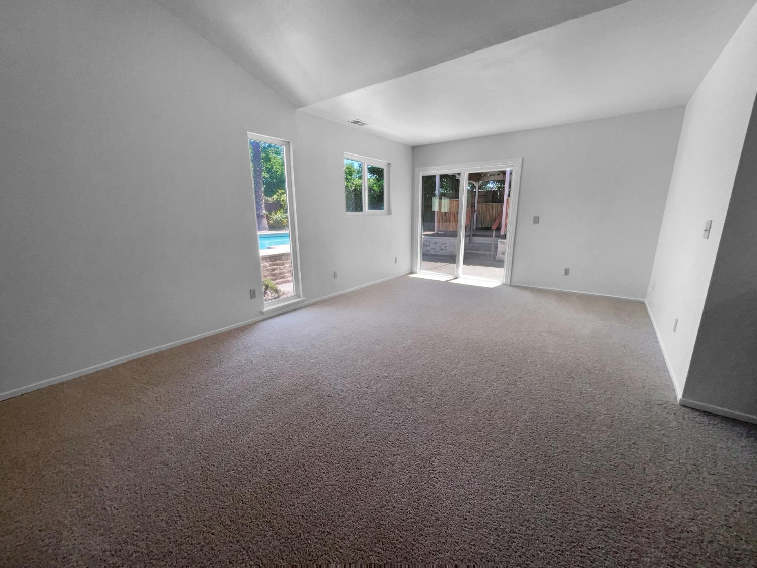 Detail Gallery Image 19 of 21 For 5532 Eagle View Way, Sacramento,  CA 95842 - 3 Beds | 2 Baths