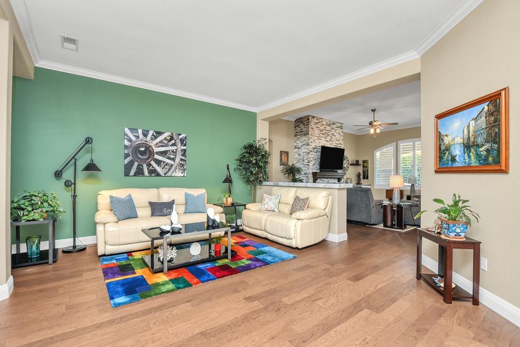 Katy Way, Brentwood, California image 11