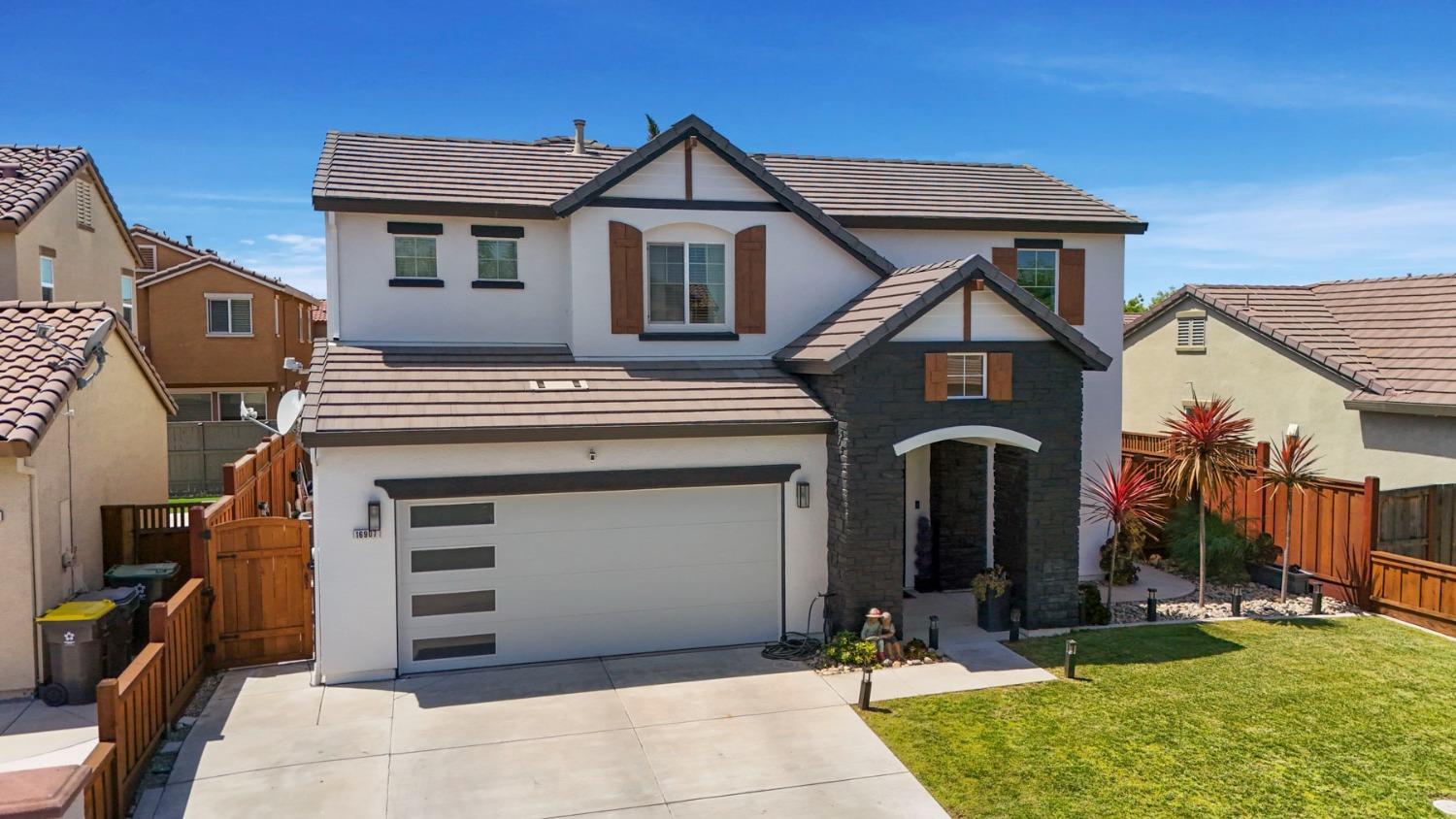 Detail Gallery Image 11 of 77 For 16907 E Cobble Creek Way, Lathrop,  CA 95330 - 4 Beds | 2/1 Baths