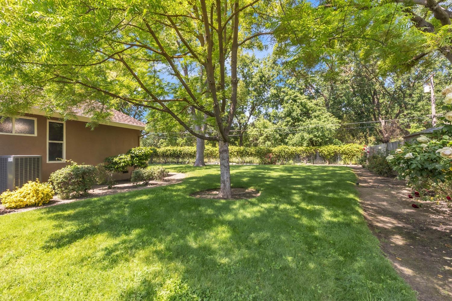 Cromwell Way, Sacramento, California image 32