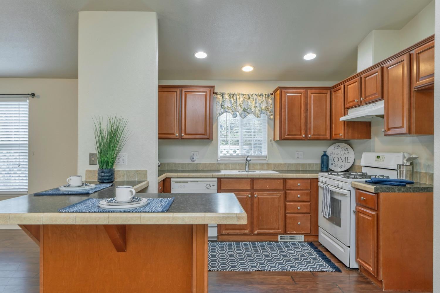 Detail Gallery Image 7 of 33 For 1281 Pleasant Valley Rd 52, Diamond Springs,  CA 95619 - 2 Beds | 2 Baths