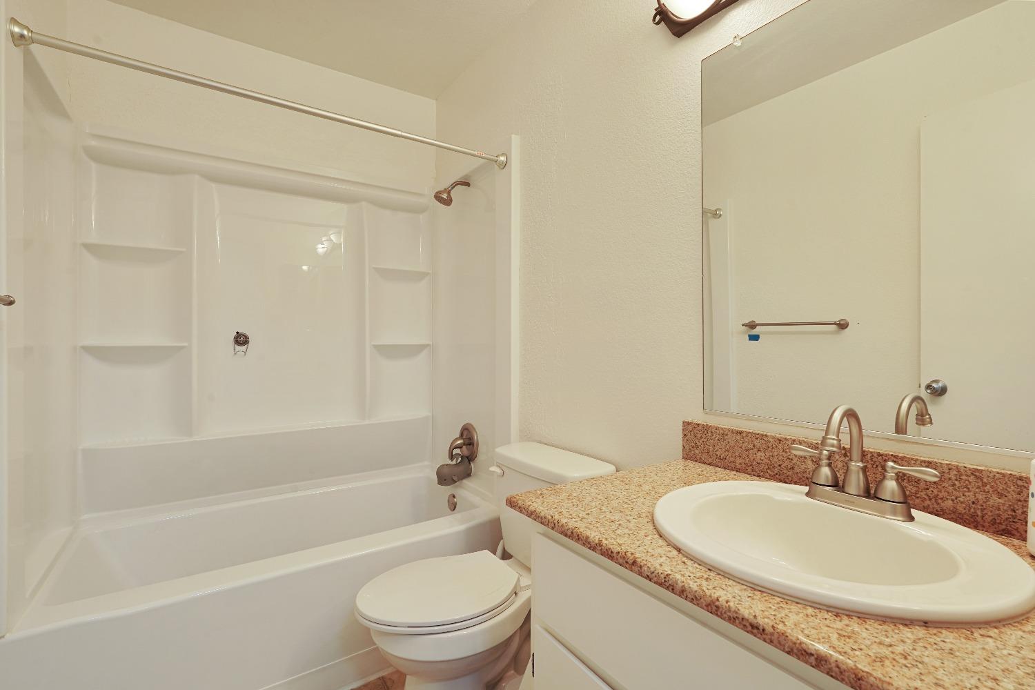 Detail Gallery Image 17 of 24 For 2400 Eilers Ln #1406,  Lodi,  CA 95242 - 2 Beds | 2 Baths