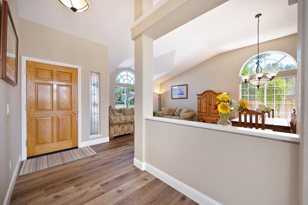 Detail Gallery Image 4 of 39 For 7316 Leyenda Ct, Rancho Murieta,  CA 95683 - 3 Beds | 2 Baths